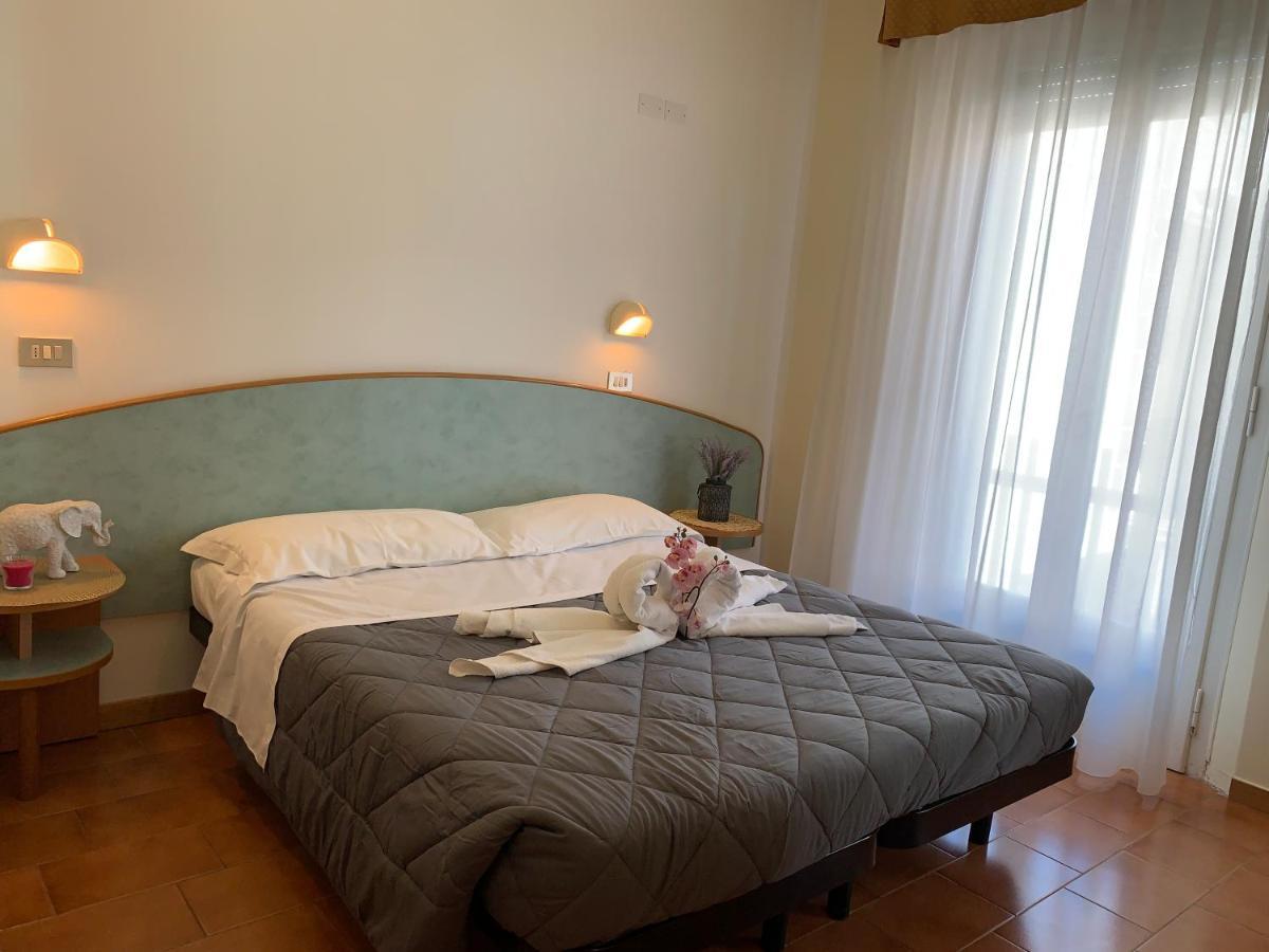 Hotel Palma Benessere ริมินี ภายนอก รูปภาพ