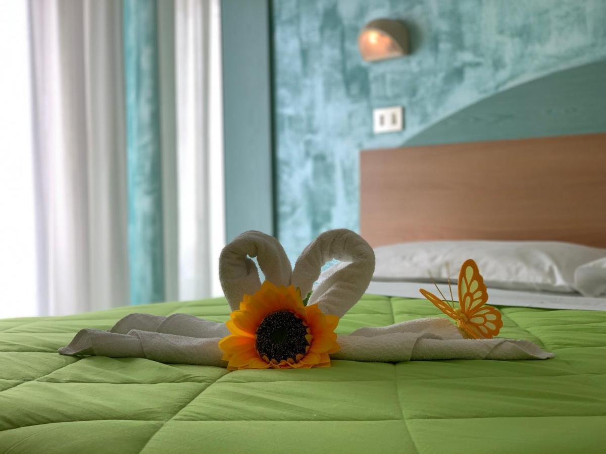 Hotel Palma Benessere ริมินี ภายนอก รูปภาพ