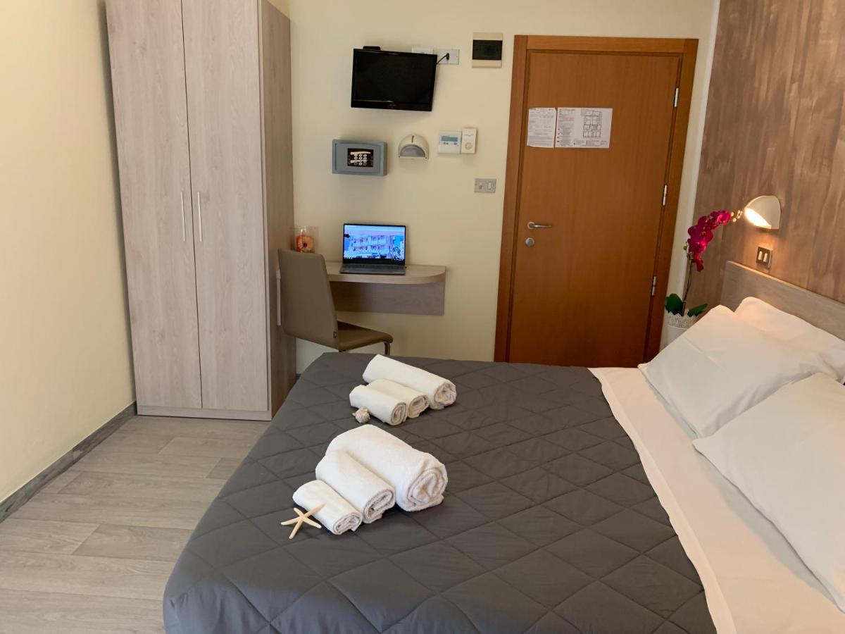 Hotel Palma Benessere ริมินี ภายนอก รูปภาพ